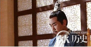 白子画师兄摩严为什么要杀死花千骨？