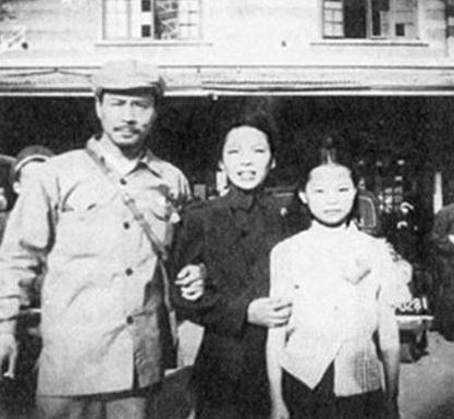 叶浅予和戴爱莲怎么认识的