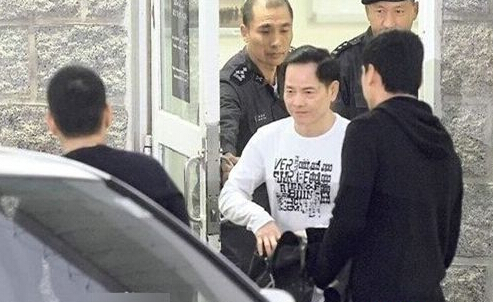 中国十大黑帮老大私生活如何?乔四夜夜作新郎