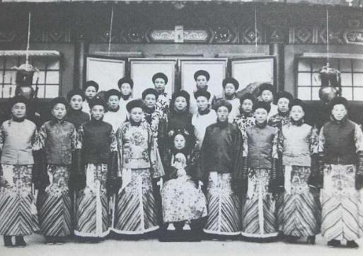 溥仪为什么被勒令离开故宫