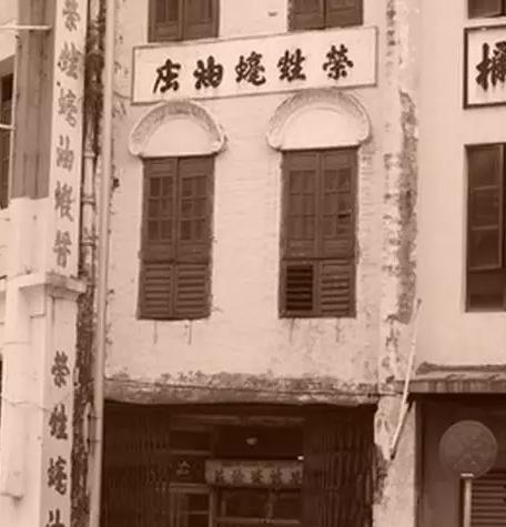 两个百年老品牌,为什么一个享誉世界,另一个却默默消亡