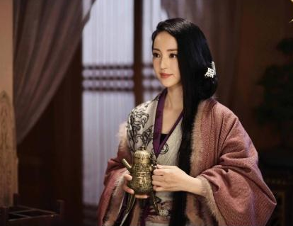 何皇后和董太后关系如何 这对婆媳的矛盾是什么样的