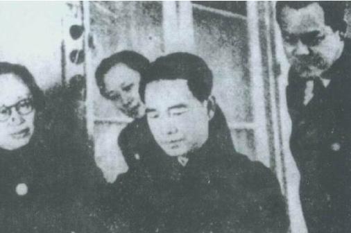 曾仲鸣的私生活如何