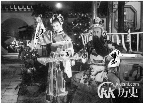 关公月下释貂蝉是怎么一回事？揭关公月下释貂蝉
