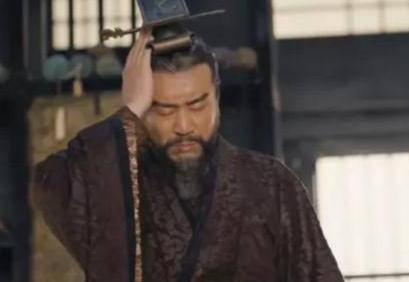 袁绍为什么会斗不过曹操