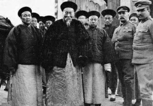 李鸿章手握重兵深受器重，他为什么不是军机大臣