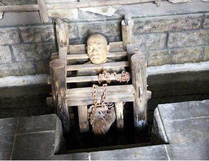作死狱卒田甲是怎么作死的 官员被抓百般嘲讽,官复原职时当场吓尿