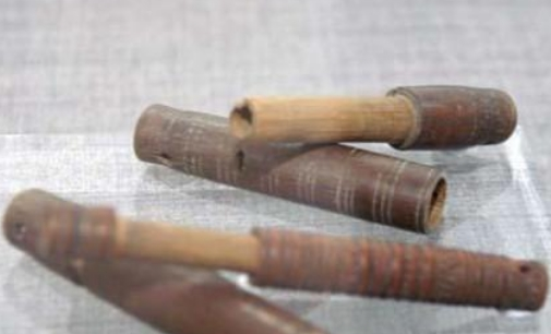 古代百姓用的火折子,为什么一吹就燃呢