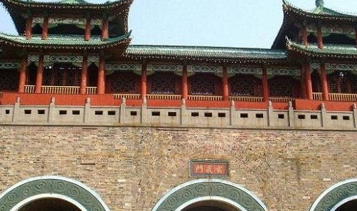 古代城门为什么都是向里开的