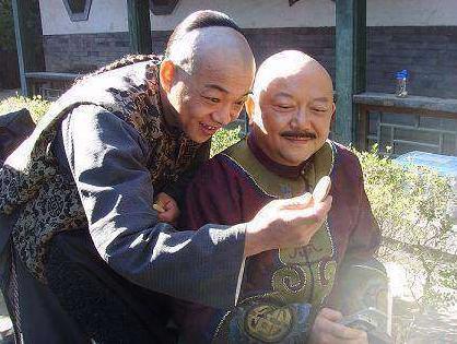 和珅被赐死后，丰绅殷德是怎么报复嘉庆的