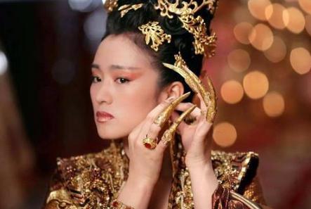 清朝嫔妃为什么流行戴甲套