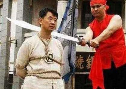 古代刽子手行刑前为什么要向刀上喷一口酒呢 这酒到底有什么作用呢