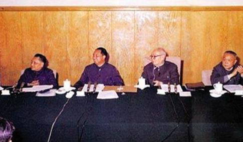 少将黎原为什么宁愿自己退职到西北打仗，也要把自己的职位让给华国锋
