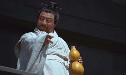 许攸帮曹操赢得官渡之战 曹操最后为什么要杀许攸