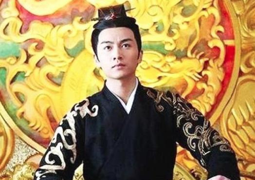 他弑杀帝王,在小县城风光称帝,结局如何
