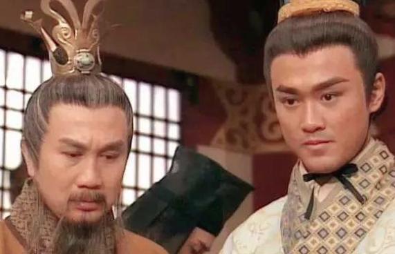 为什么嬴政要写信给吕不韦导致他自杀