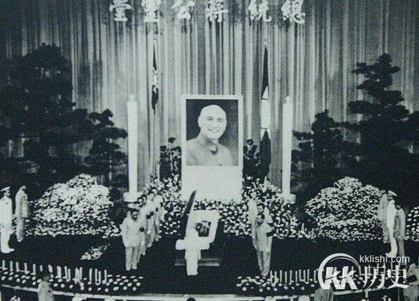 蒋介石怎么死的？曝蒋介石离奇死亡时灵异事件