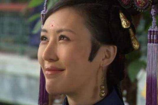 赫舍里氏本是豪门出身贵妇，为什么会被一个小妾欺负