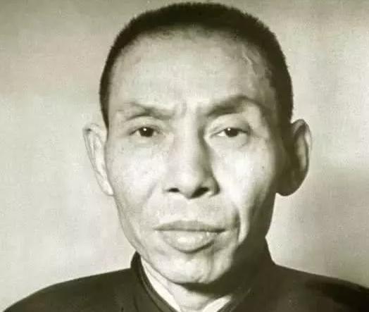 杜月笙为什么不同意和蒋介石去台湾,晚年只能躲在香港