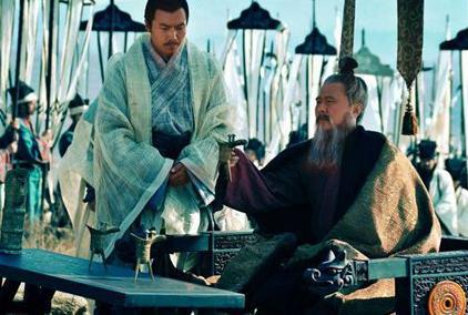 曹操为什么对其他骂他的人都不在意 最后为什么偏偏杀了孔融