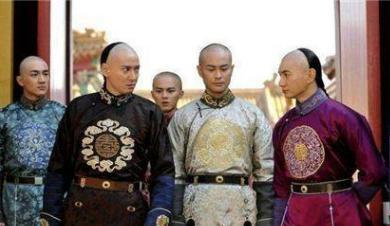 九龙夺嫡中，太子胤礽为什么会是第一个落败的
