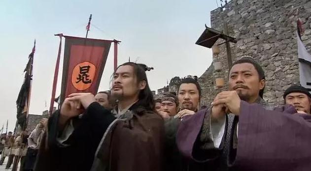 晁盖临死前为什么不直接把寨主之位传给宋江?他说了14字道破玄机