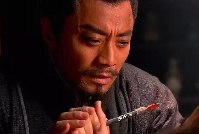 晁盖临死前为什么不直接把寨主之位传给宋江?他说了14字道破玄机