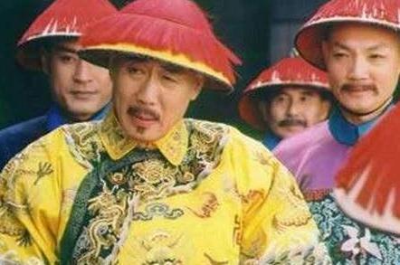 清朝在历史上的时间不算短 为什么没有一个昏君呢