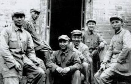 尹先炳明明打仗很猛,为什么会一直是大校军衔