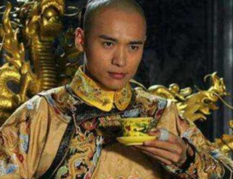 努尔哈赤的小儿子爱新觉罗·多铎，皇太极为什么拉拢他