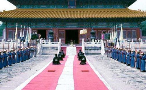 海兰察跟乌尔登同样是被嘉赏，为什么结局会不一样