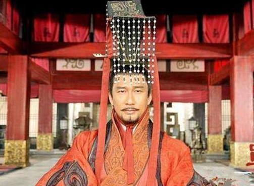 鲁武公如何登上皇位的