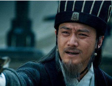 在军事方面，刘备为什么只听法正而不听诸葛亮的