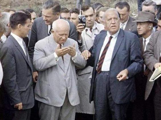 为什么马林科夫能善终呢?赫鲁晓夫为什么没有对他动手