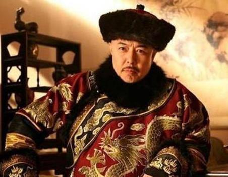 张廷玉得雍正高度信任，为什么乾隆却处处羞辱他