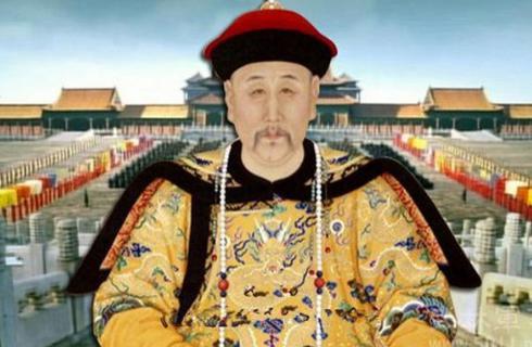 张廷玉得雍正高度信任，为什么乾隆却处处羞辱他
