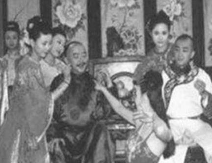 和珅贪污了那么多的钱 为什么被抓时却对贪污只字不提呢