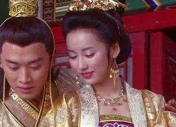 郑阿春是如何从寡妇逆袭成皇帝夫人的