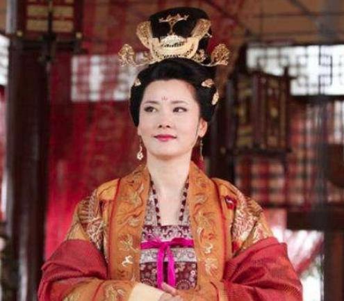 她出身名门嫁给王爷,最后为什么又被迫嫁给皇帝