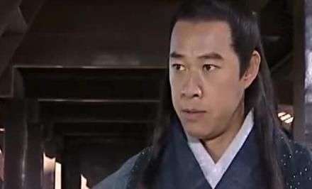 为什么秦始皇在位期间没有人在敢造反 他都做了什么事情
