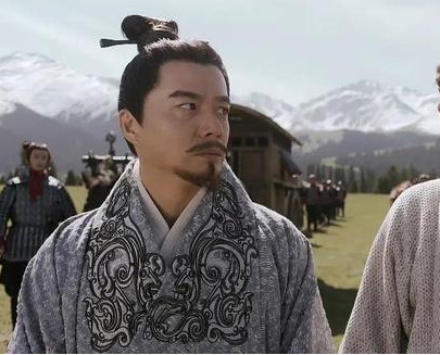 吕不韦本是卫国巨贾，为什么要弃商从政帮助嬴异人呢