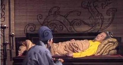 刘备临死前为什么要说马谡 他的地位很重要吗