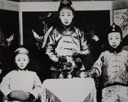 端康皇贵妃与溥仪之间的关系怎么样