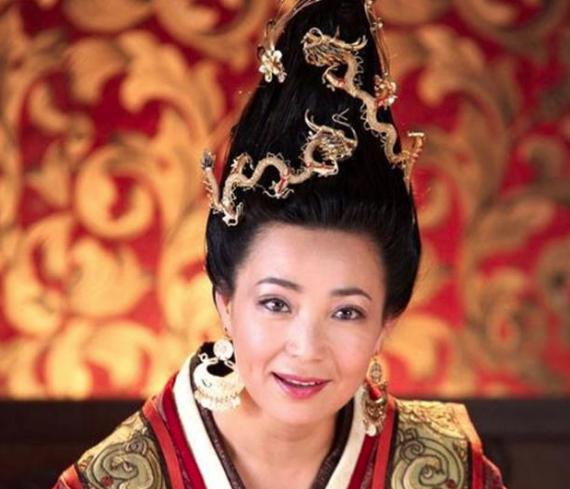 韩信被灭萧何坐牢,为什么只有他活得风生水起
