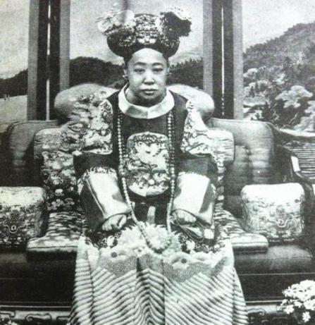 瑾妃为什么选了婉容当皇后而不选择自己的侄女