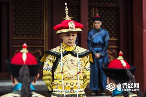 嘉庆登基后,是怎么处理自己与太上皇乾隆关系的