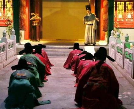 魏忠贤的权利如此之大 朱由检当时怎么扳倒他的