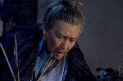 诸葛亮带甲士入殿为什么会成为权臣