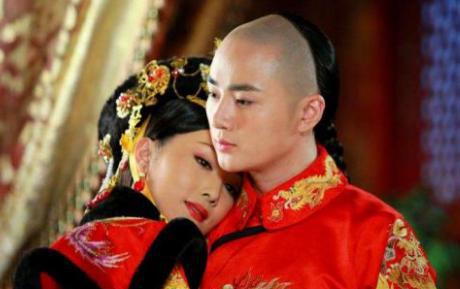 婉容：作为中国末代的皇后，她的一生为什么差距那么大