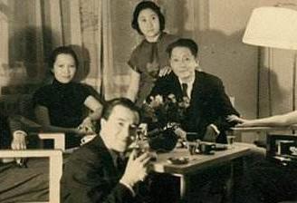 查品珍的情感生活如何
